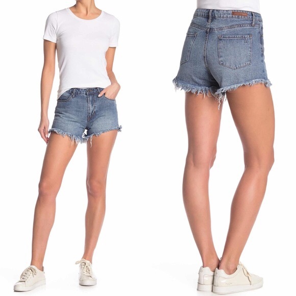 Articles Society Coachella Frayed High Rise Shorts - Picture 2 of 12